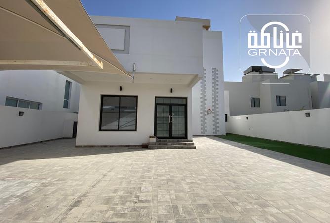 Villa - 3 Bedrooms - 4 Bathrooms for rent in Hamad Town - Northern Governorate