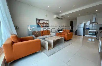 Living Room image for: Apartment - 2 Bedrooms - 2 Bathrooms for rent in Zinj - Manama - Capital Governorate, Image 1