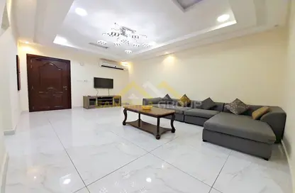 Apartment - 2 Bedrooms - 2 Bathrooms for rent in Seef - Capital Governorate