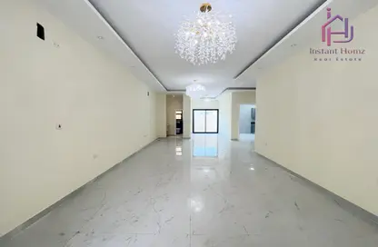 Villa - 5 Bedrooms - 6 Bathrooms for sale in Busaiteen - Muharraq Governorate