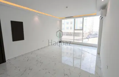 Apartment - 3 Bedrooms - 3 Bathrooms for rent in Hidd - Muharraq Governorate