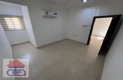 Apartment - 2 Bedrooms - 2 Bathrooms for rent in Busaiteen - Muharraq Governorate