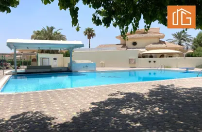 Compound - 3 Bedrooms - 3 Bathrooms for rent in Janabiya - Northern Governorate