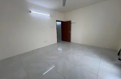 Apartment - 2 Bedrooms - 1 Bathroom for rent in Manama Souq - Manama - Capital Governorate