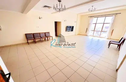 Apartment - 2 Bedrooms - 2 Bathrooms for rent in Sanabis - Manama - Capital Governorate