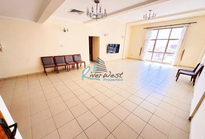 Apartment - 2 Bedrooms - 2 Bathrooms for rent in Sanabis - Manama - Capital Governorate