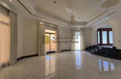 Villa - 4 Bedrooms - 4 Bathrooms for sale in Bu Ashira - Capital Governorate