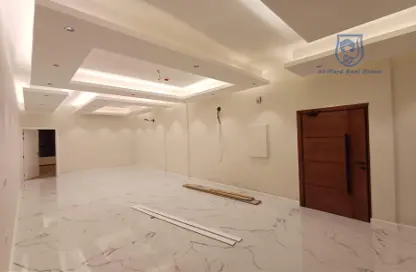 Apartment - 4 Bedrooms - 4 Bathrooms for rent in Hidd - Muharraq Governorate