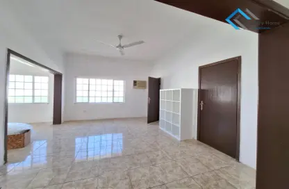 Compound - 3 Bedrooms - 3 Bathrooms for rent in Jannusan - Northern Governorate