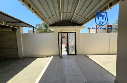 Villa - 4 Bedrooms - 2 Bathrooms for rent in Hamad Town - Northern Governorate