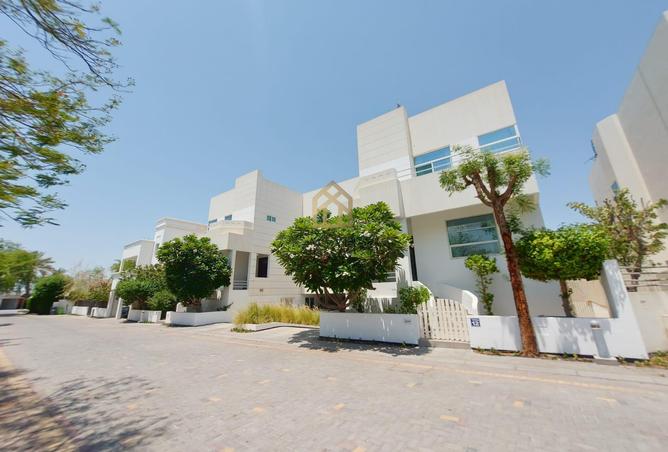 Villa - 4 Bedrooms - 4 Bathrooms for rent in Salmaniya - Manama - Capital Governorate