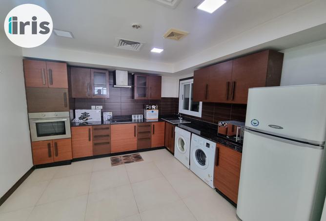 Apartment - 2 Bedrooms - 3 Bathrooms for rent in Al Juffair - Capital Governorate