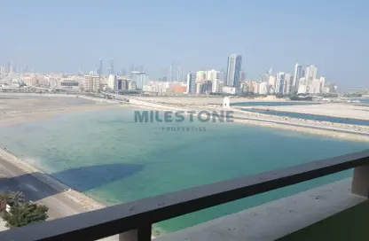 Apartment - 2 Bedrooms - 4 Bathrooms for rent in Al Juffair - Capital Governorate