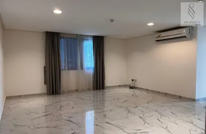 Apartment - 2 Bedrooms - 2 Bathrooms for rent in Seef - Capital Governorate