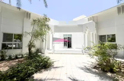 Villa - 2 Bedrooms - 3 Bathrooms for rent in Al Juffair - Capital Governorate