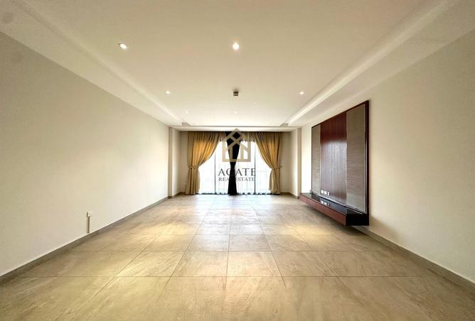 Apartment - 3 Bedrooms - 4 Bathrooms for sale in Hidd - Muharraq Governorate