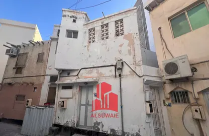 Villa - 3 Bedrooms - 2 Bathrooms for sale in Muharraq - Muharraq Governorate