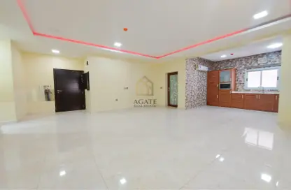 Apartment - 2 Bedrooms - 2 Bathrooms for rent in Saar - Northern Governorate