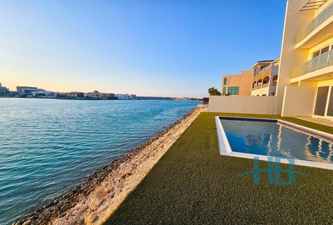 Villa for sale in Najma - Amwaj Islands - Muharraq Governorate