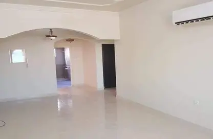 Apartment - 2 Bedrooms - 3 Bathrooms for rent in Hidd - Muharraq Governorate