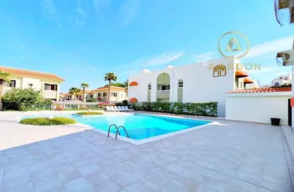 Villa - 4 Bedrooms - 5 Bathrooms for rent in Mahooz - Manama - Capital Governorate