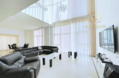 Duplex - 3 Bedrooms - 3 Bathrooms for rent in Al Juffair - Capital Governorate