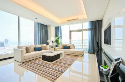 Living Room image for: Apartment - 2 Bedrooms - 3 Bathrooms for rent in Al Juffair - Capital Governorate, Image 1