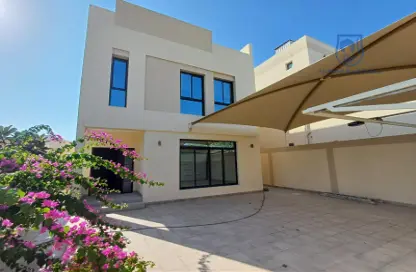 Villa - 4 Bedrooms - 6 Bathrooms for rent in Sanad - Central Governorate