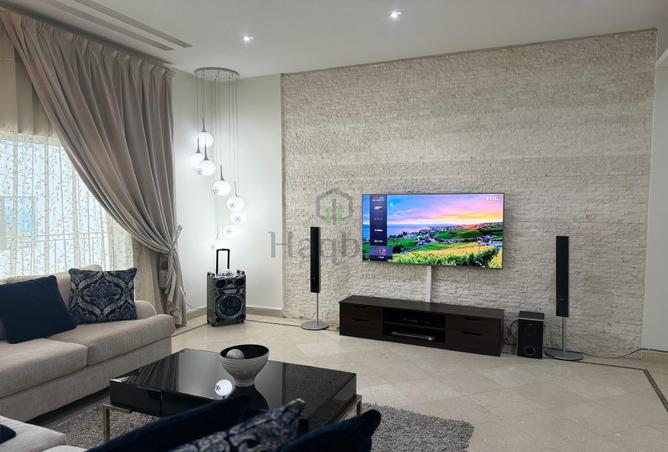 Apartment - 2 Bedrooms - 3 Bathrooms for rent in Al Juffair - Capital Governorate