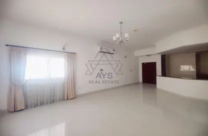 Apartment - 2 Bedrooms - 2 Bathrooms for rent in Busaiteen - Muharraq Governorate