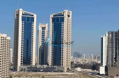 Apartment - 4 Bedrooms - 5 Bathrooms for sale in Abraj Al Lulu - Manama - Capital Governorate