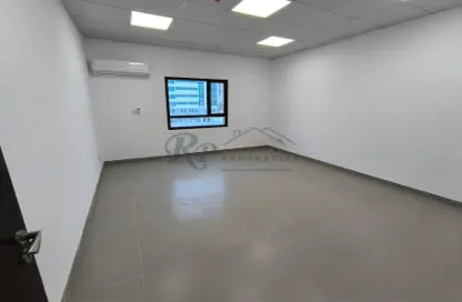 Office Space - Studio - 2 Bathrooms for rent in Sanabis - Manama - Capital Governorate