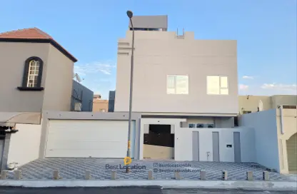 Villa - 4 Bedrooms - 5 Bathrooms for sale in Isa Town - Central Governorate