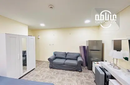 Apartment - Studio - 1 Bathroom for rent in Al Juffair - Capital Governorate