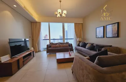 Apartment - 2 Bedrooms - 3 Bathrooms for rent in Al Juffair - Capital Governorate