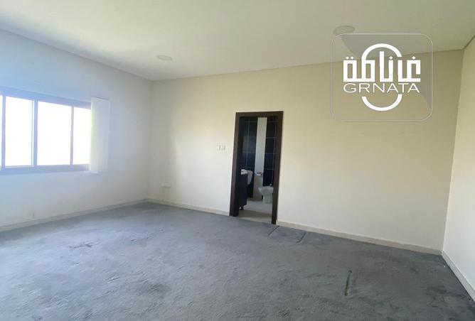 Office Space - Studio - 2 Bathrooms for rent in Busaiteen - Muharraq Governorate