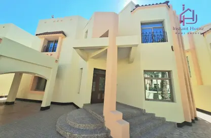 Villa - 4 Bedrooms - 4 Bathrooms for rent in Janabiya - Northern Governorate