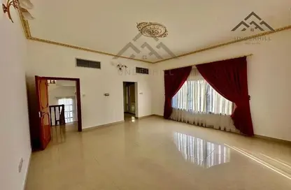 Villa - 4 Bedrooms - 4 Bathrooms for rent in Mahooz - Manama - Capital Governorate