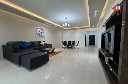 Apartment - 3 Bedrooms - 3 Bathrooms for rent in Busaiteen - Muharraq Governorate