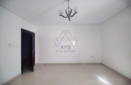 Apartment - 2 Bedrooms - 2 Bathrooms for rent in Busaiteen - Muharraq Governorate