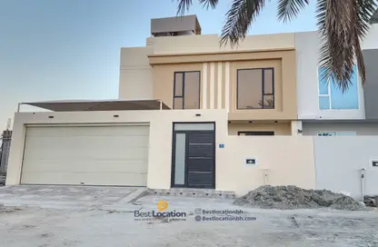 Villa - 4 Bedrooms - 5 Bathrooms for sale in Karzakkan - Northern Governorate