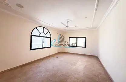 Apartment - 3 Bedrooms - 3 Bathrooms for rent in Zinj - Manama - Capital Governorate