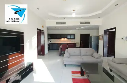 Apartment - 2 Bedrooms - 2 Bathrooms for rent in Sanabis - Manama - Capital Governorate