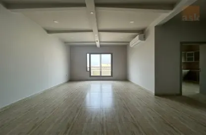 Apartment - 2 Bedrooms - 2 Bathrooms for rent in Janabiya - Northern Governorate