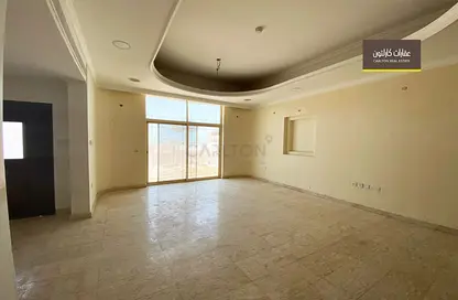 Villa - Studio - 5 Bathrooms for rent in Karbabad - Manama - Capital Governorate