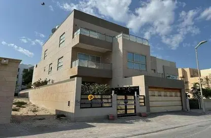 Villa - 4 Bedrooms - 6 Bathrooms for sale in Tala Island - Amwaj Islands - Muharraq Governorate