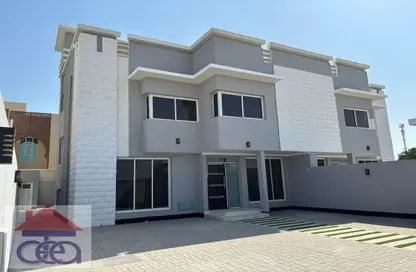 Villa - 6 Bedrooms - 7 Bathrooms for rent in Riffa - Southern Governorate