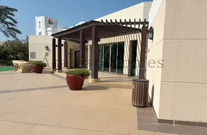 Compound - 4 Bedrooms - 5 Bathrooms for rent in Saar - Northern Governorate