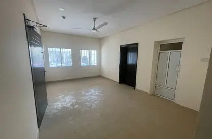 Apartment - 3 Bedrooms - 3 Bathrooms for rent in Galali - Muharraq Governorate