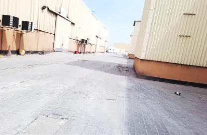 Warehouse - Studio - 2 Bathrooms for rent in Hidd - Muharraq Governorate